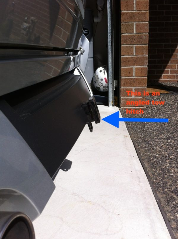 Angled tow hitch